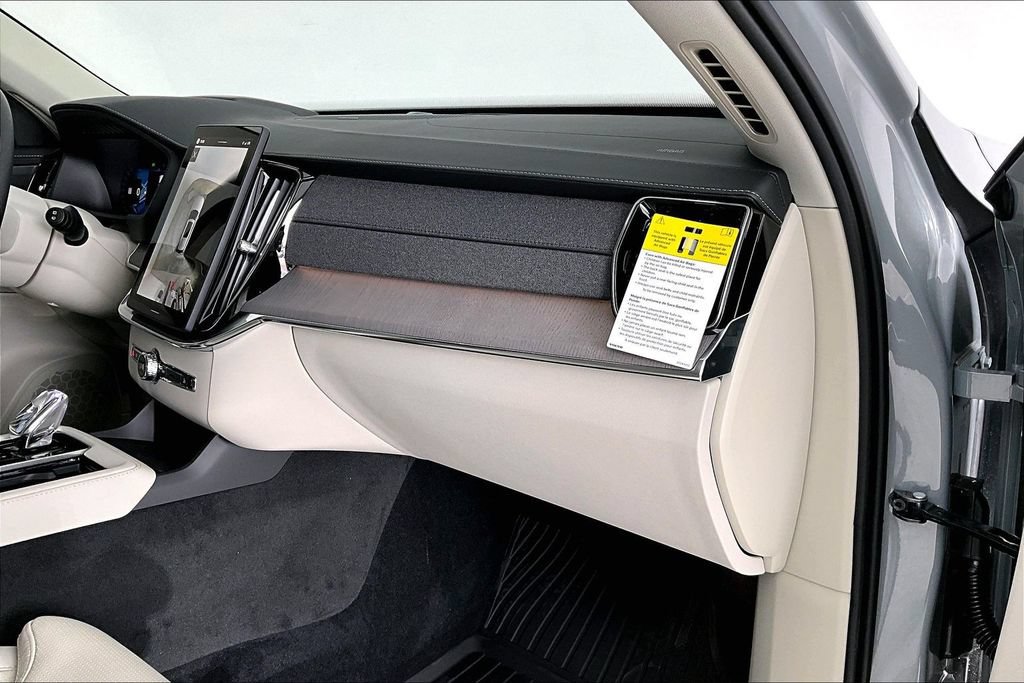 New 2026 Volvo XC90 B6 Ultra w/ Protection Package AWD/4WD image 9