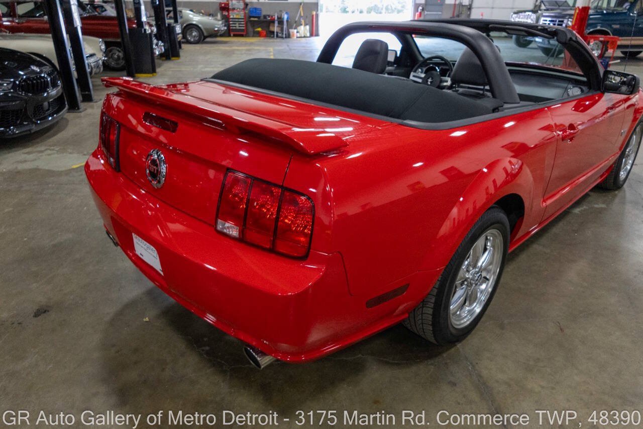 Used 2005 Ford Mustang GT Premium RWD image 16