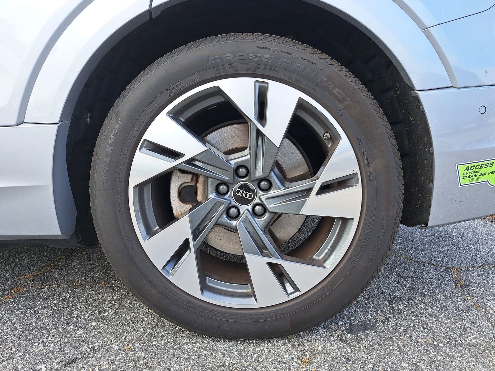 Used 2023 Audi e-tron Premium Plus w/ Premium Plus Package image 7