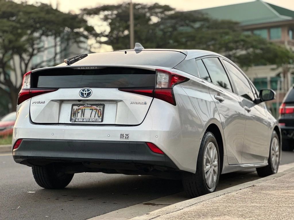 Used 2022 Toyota Prius LE image 5