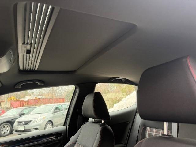 Used 2010 Volkswagen GTI 2-Door image 27