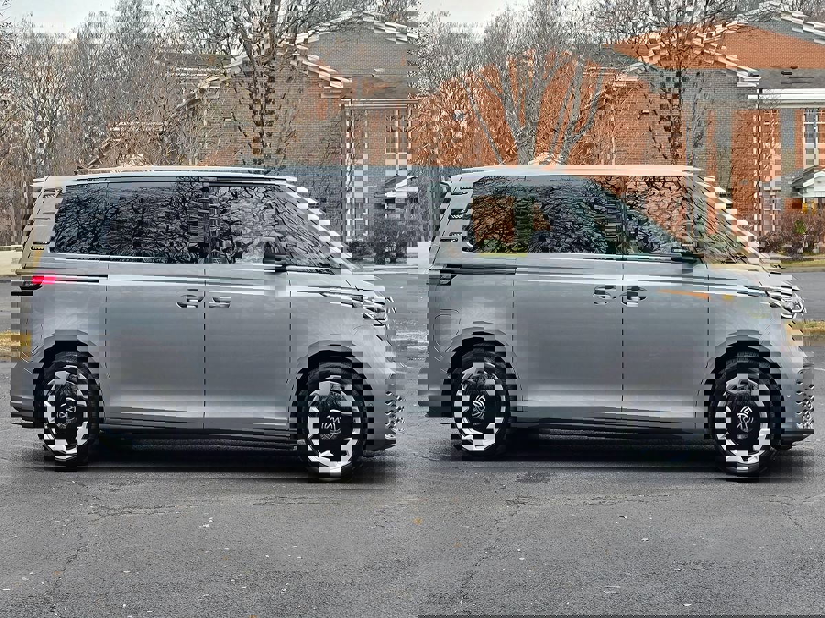 Used 2025 Volkswagen ID. Buzz Pro S image 8