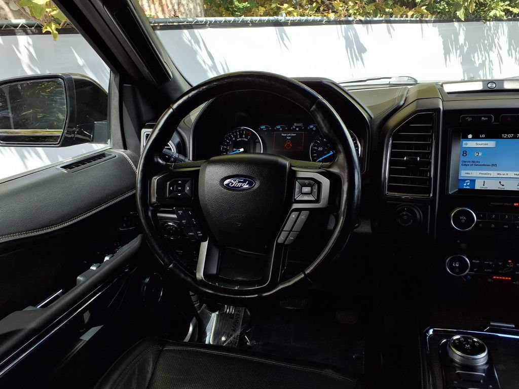 Used 2018 Ford Expedition Limited w/ Equipment Group 301A AWD/4WD image 31