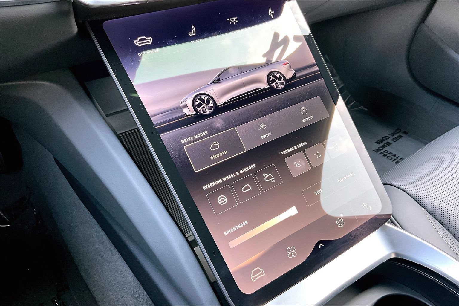 Used 2024 Lucid Air Touring AWD/4WD image 32
