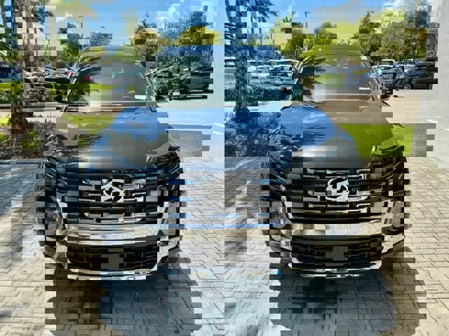 Used 2025 Hyundai Santa Cruz Limited AWD/4WD image 2