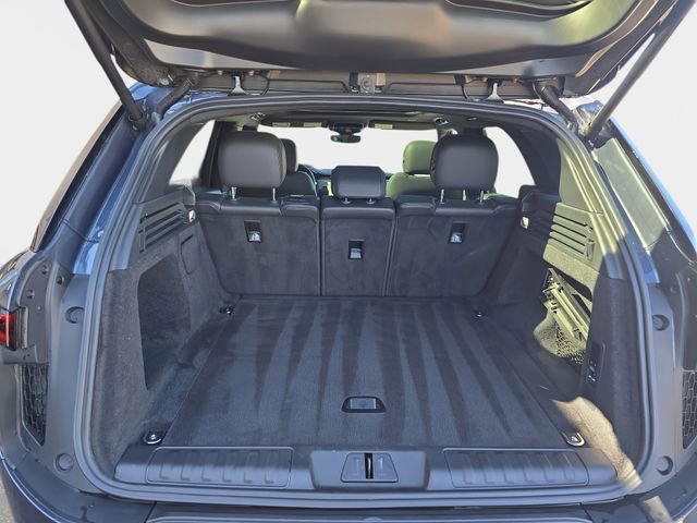 Used 2025 Land Rover Range Rover Sport image 14