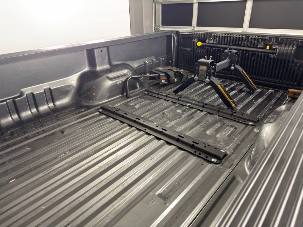 Used 2016 Ford F250 Lariat w/ Lariat Interior Package image 25