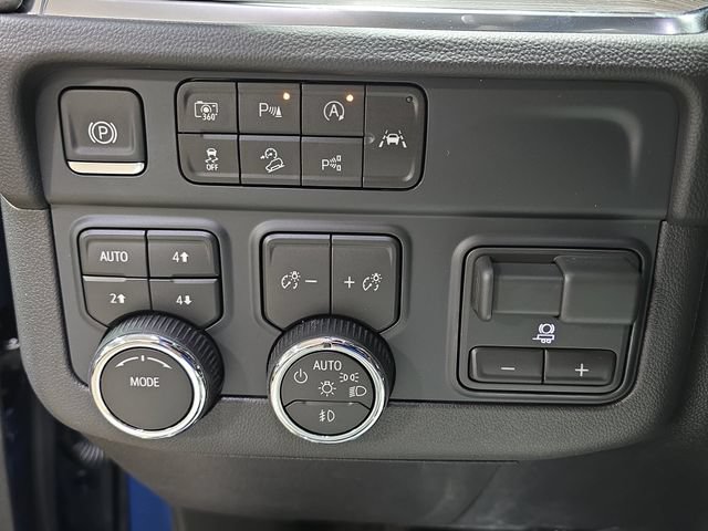 New 2026 Chevrolet Suburban Premier w/ Sun And Tow Package AWD/4WD image 28