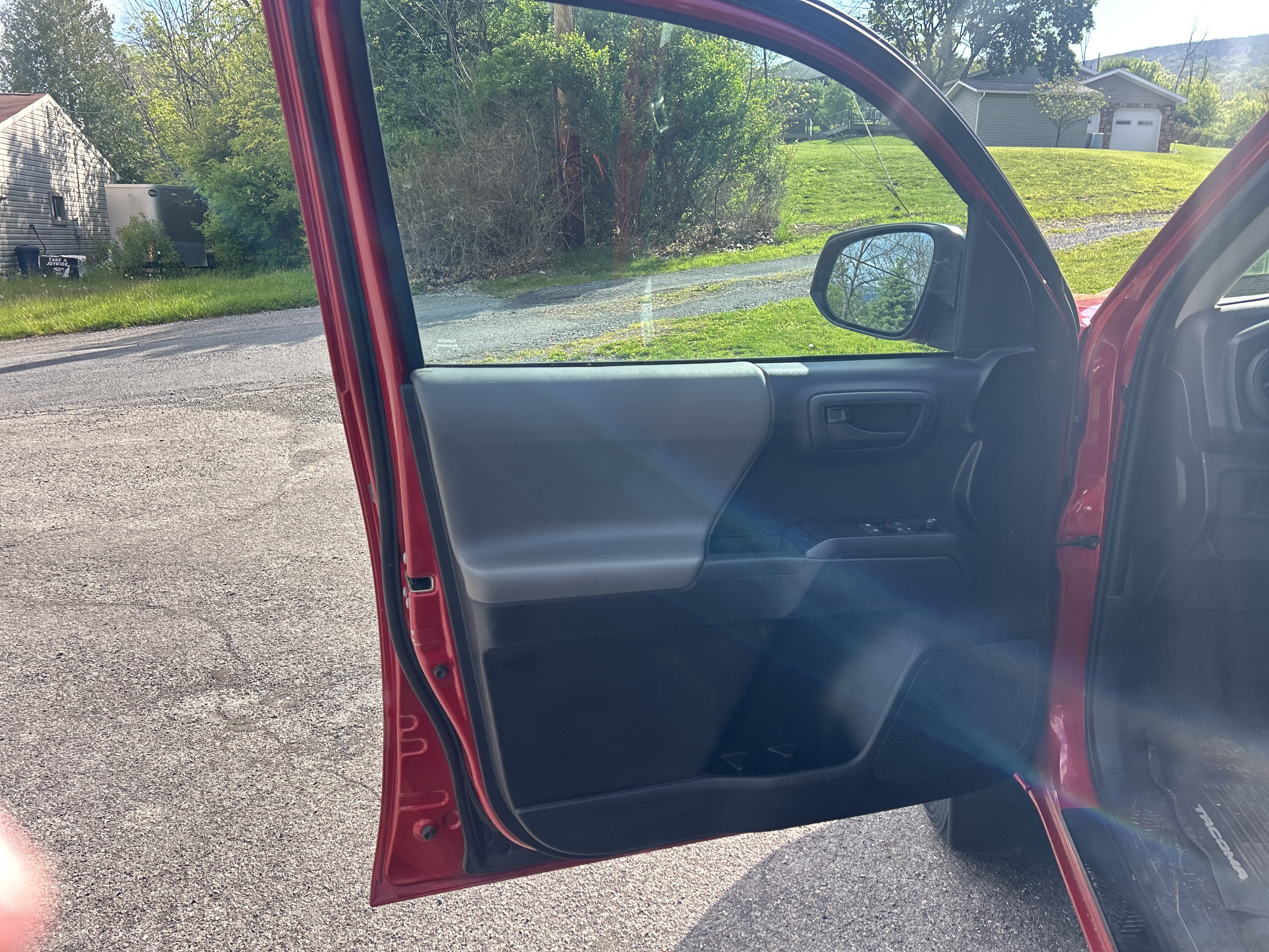 Used 2019 Toyota Tacoma SR AWD/4WD image 17