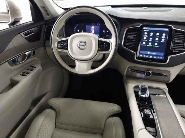 Certified 2024 Volvo XC90 B6 Ultimate w/ Protection Package Premier image 22
