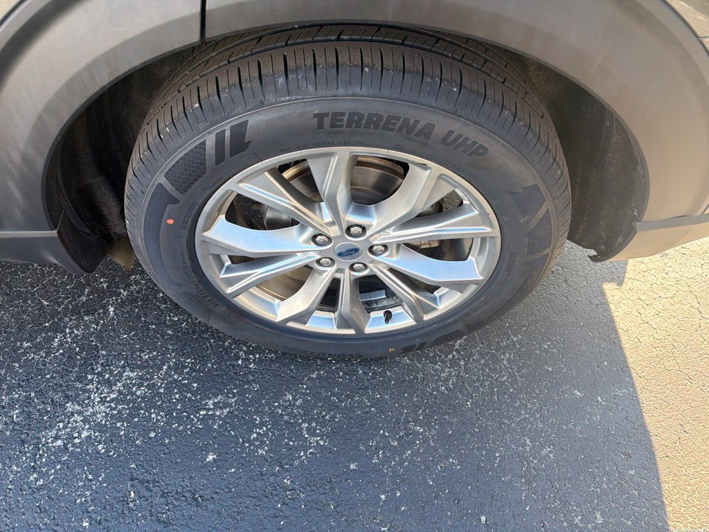 Used 2020 Ford Explorer XLT w/ Equipment Group 202A RWD image 10