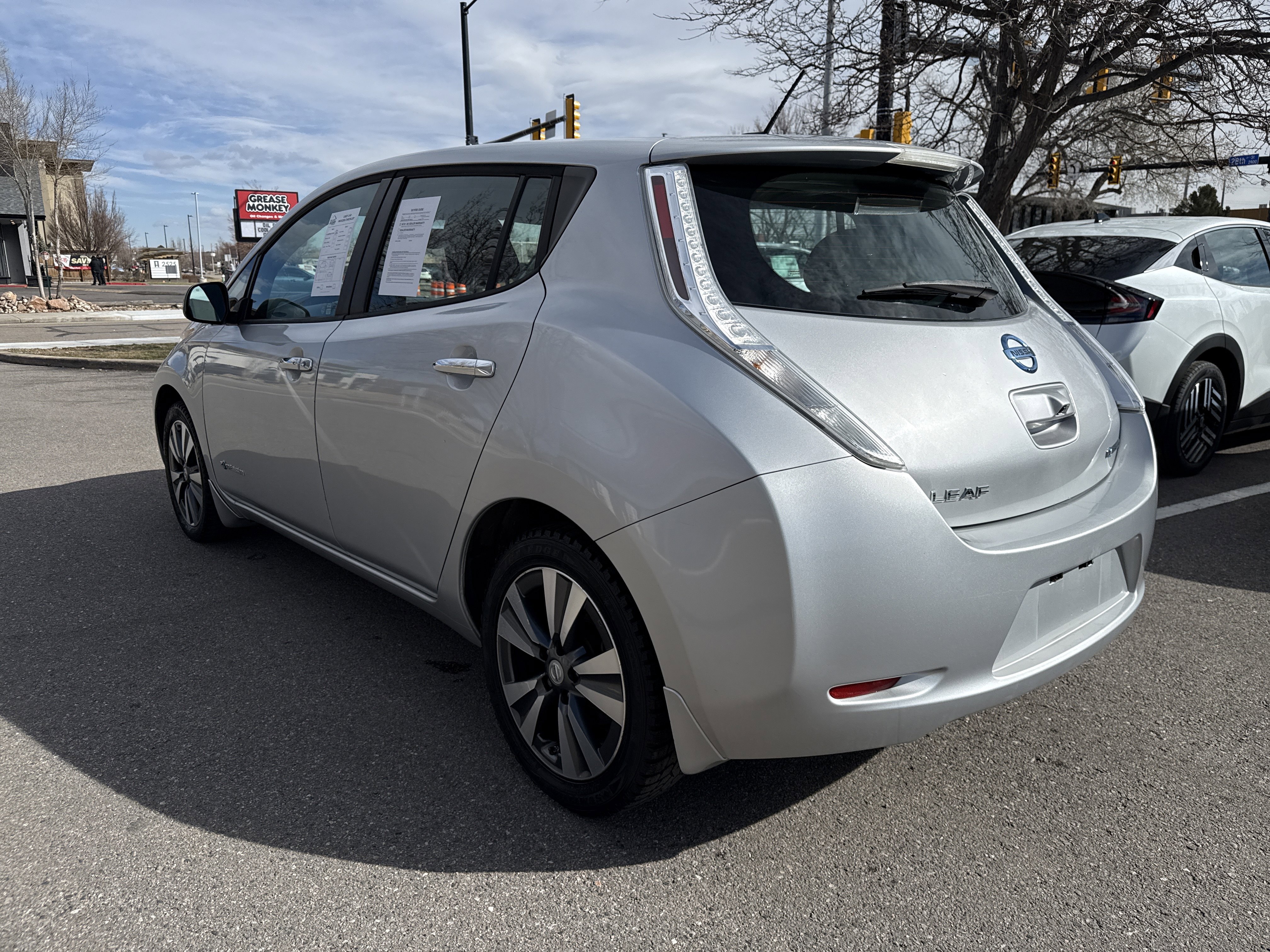 Used 2015 Nissan Leaf SV image 5