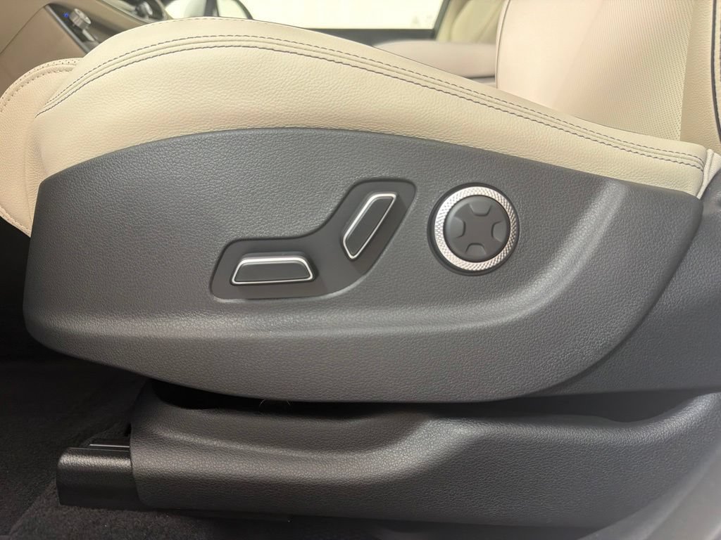 New 2027 Genesis GV70 2.5T Advanced AWD/4WD image 12