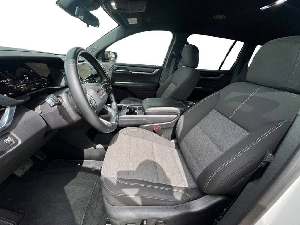 Used 2025 GMC Acadia Elevation FWD image 10