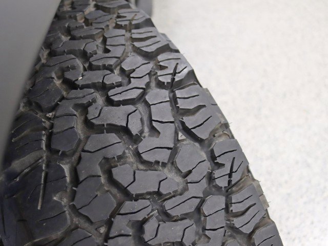 Used 2004 Jeep Wrangler 4WD w/ 30" Tire & Wheel Group image 29