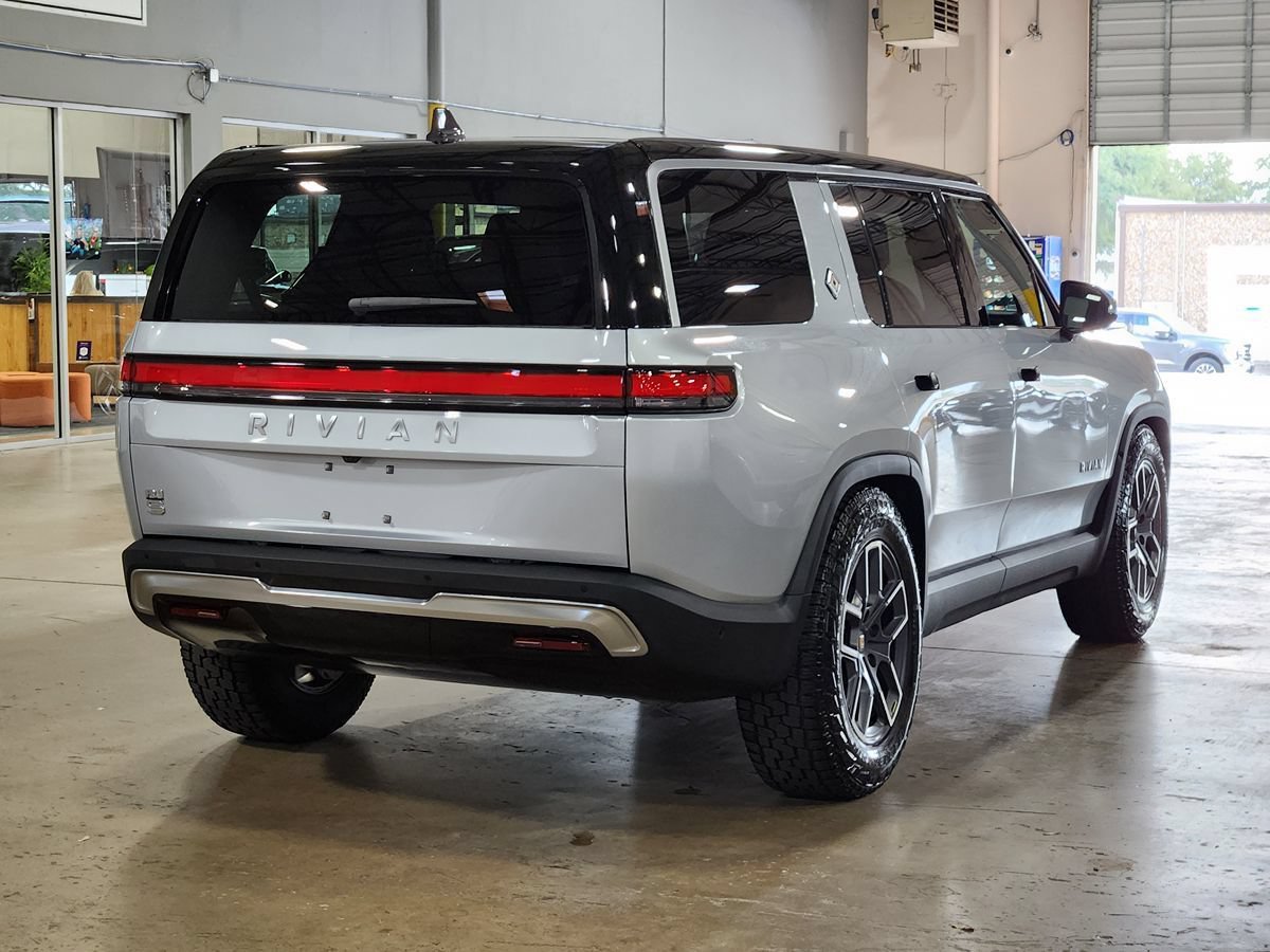 Used 2024 Rivian R1S Adventure Dual AWD/4WD image 8