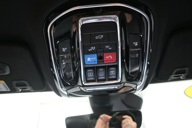 Used 2023 Jeep Grand Cherokee L Overland AWD/4WD image 12