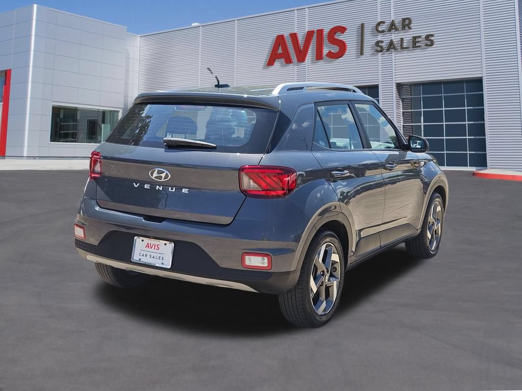 Used 2025 Hyundai Venue SEL FWD image 6