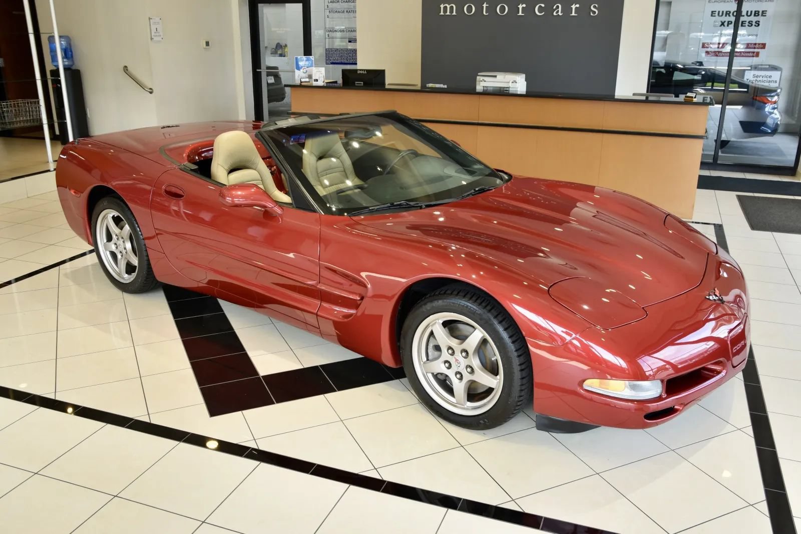 Used 2004 Chevrolet Corvette Convertible w/ Preferred Equipment Group RWD image 12