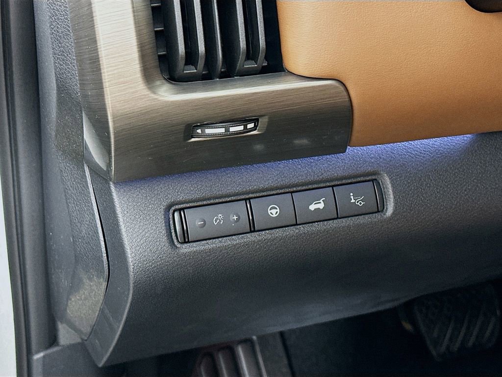 New 2025 Nissan Pathfinder Platinum w/ Black Appearance Package image 15
