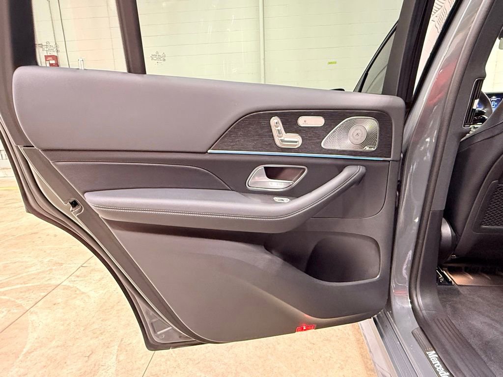 Used 2026 Mercedes-Benz GLS 450 4MATIC image 40
