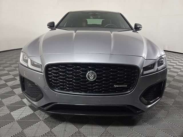 Used 2024 Jaguar XF R-Dynamic SE RWD image 3