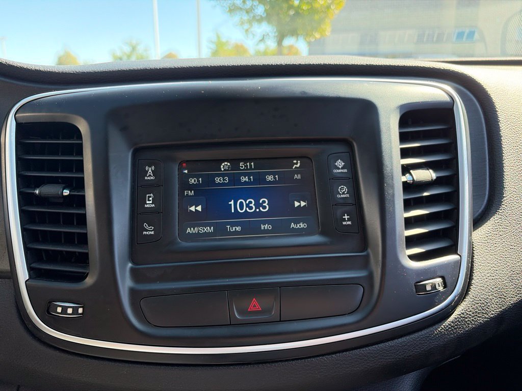 Used 2015 Chrysler 200 Limited w/ Convenience Group FWD image 7