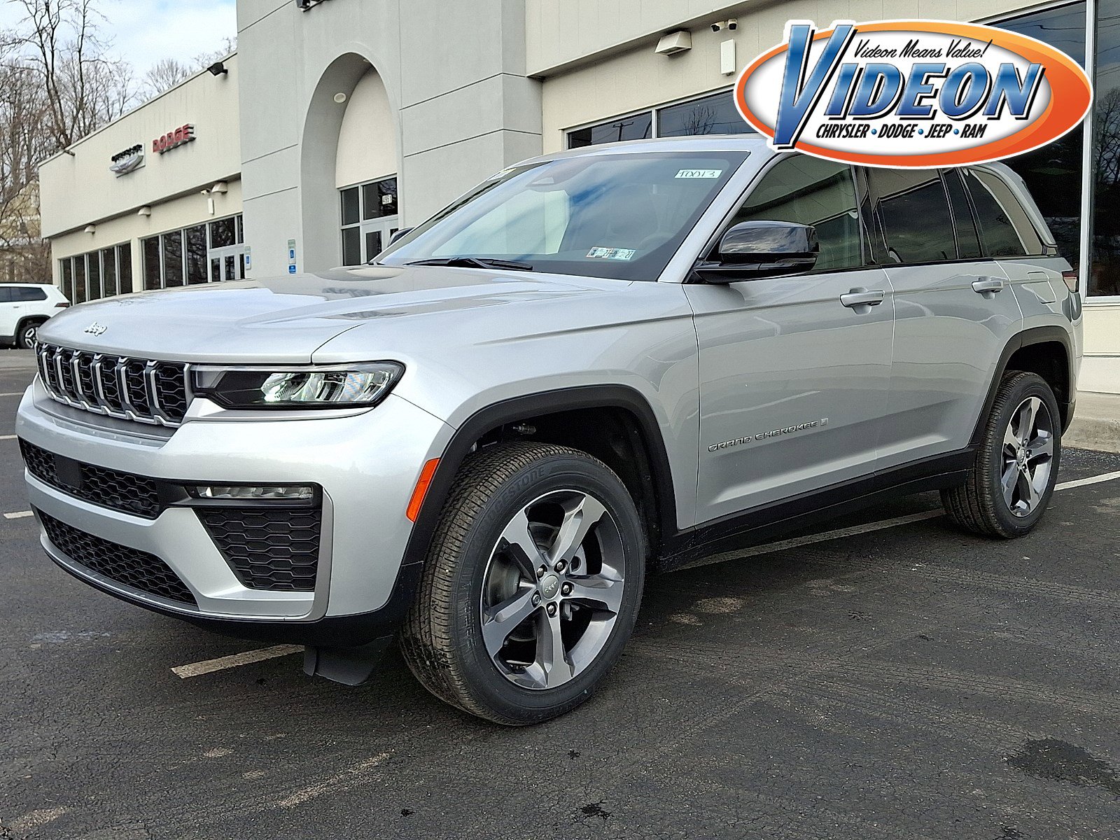 New 2026 Jeep Grand Cherokee Limited image 1