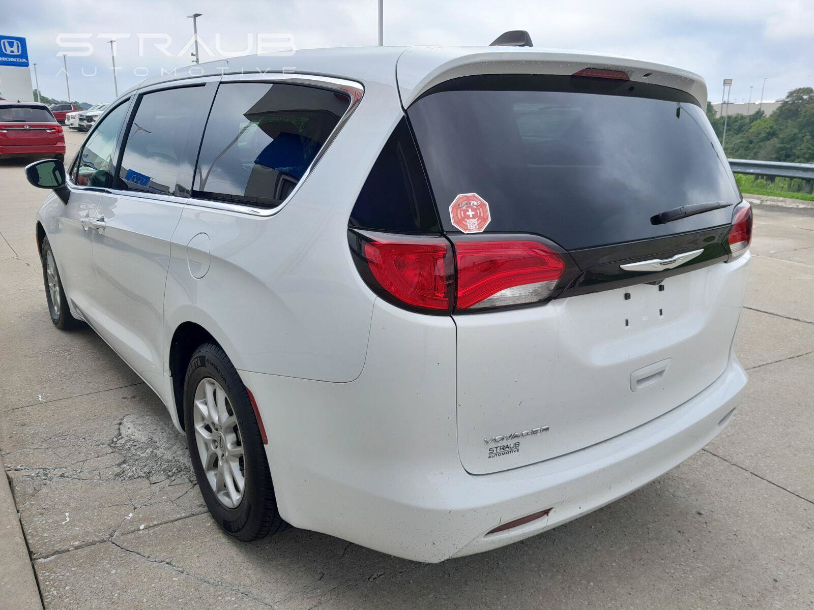 Used 2023 Chrysler Voyager LX FWD image 7