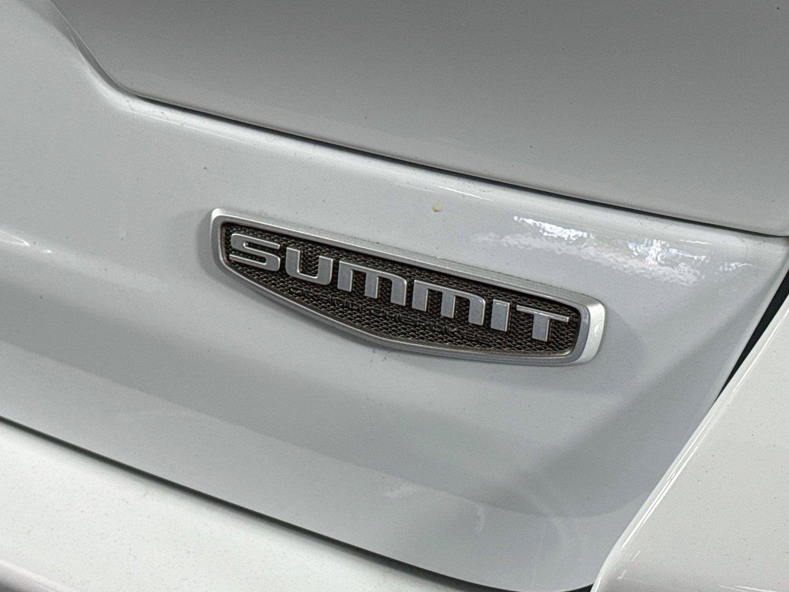 Used 2025 Jeep Grand Cherokee Summit AWD/4WD image 15