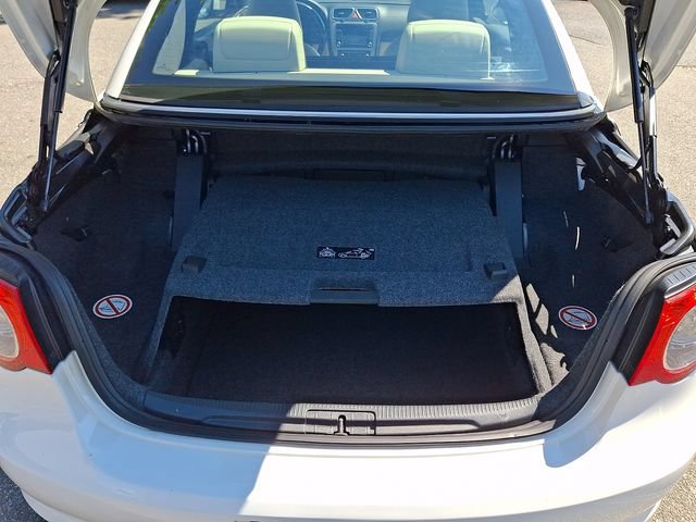 Used 2011 Volkswagen Eos Komfort FWD image 29