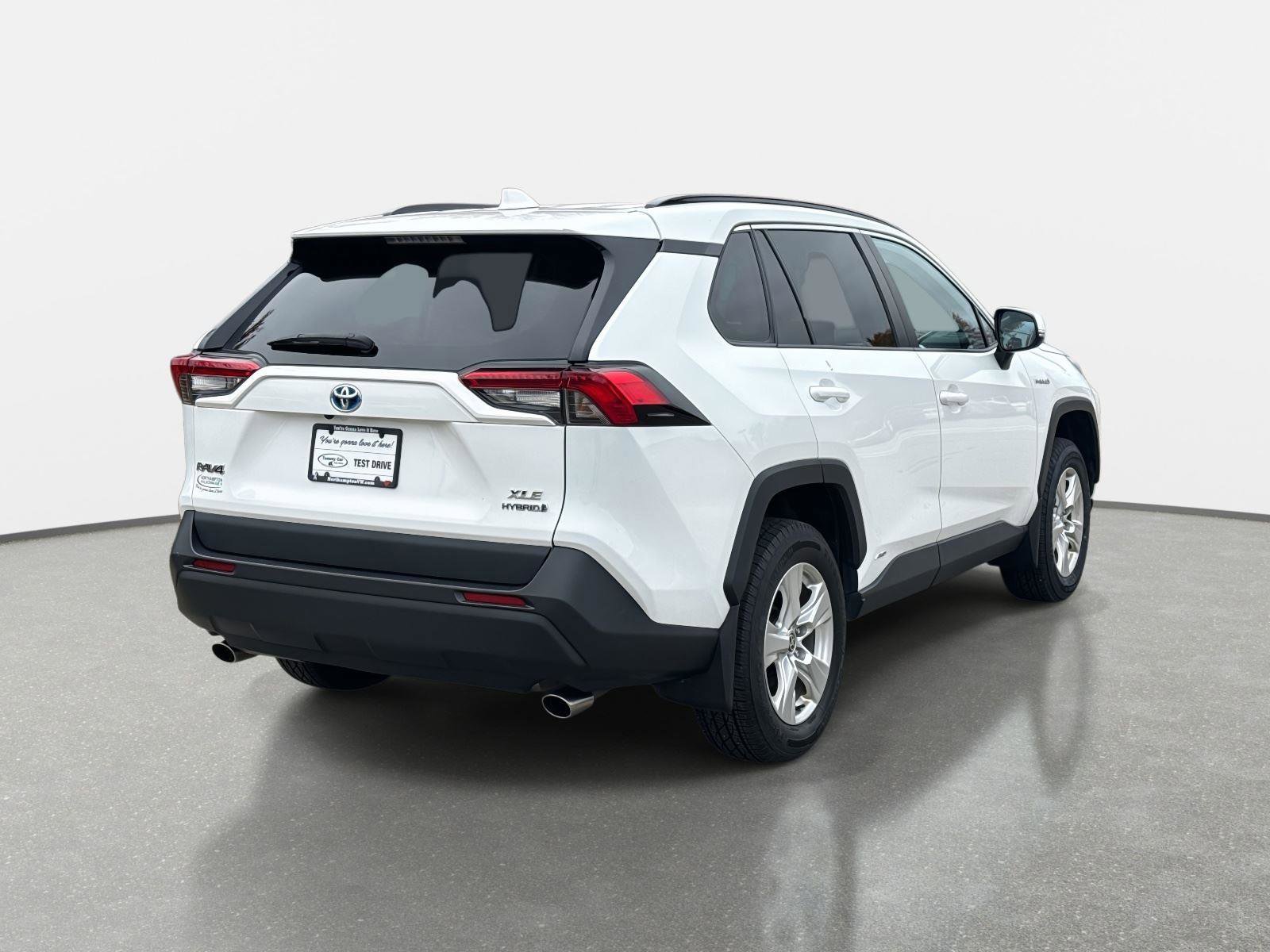 Used 2021 Toyota RAV4 XLE image 5