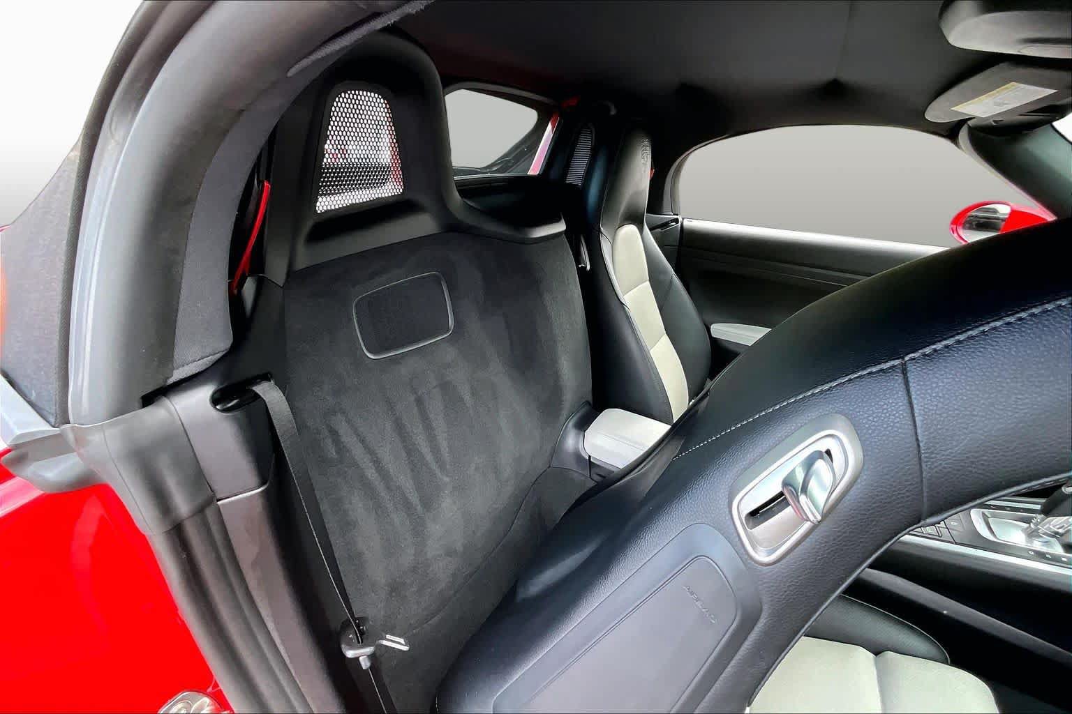 Used 2024 Porsche 718 Boxster RWD image 17