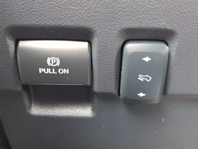 Used 2024 Ford F350 Lariat w/ FX4 Off-Road Package image 26