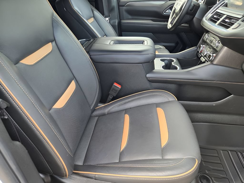 Used 2024 GMC Yukon AT4 w/ Technology Package AWD/4WD image 13
