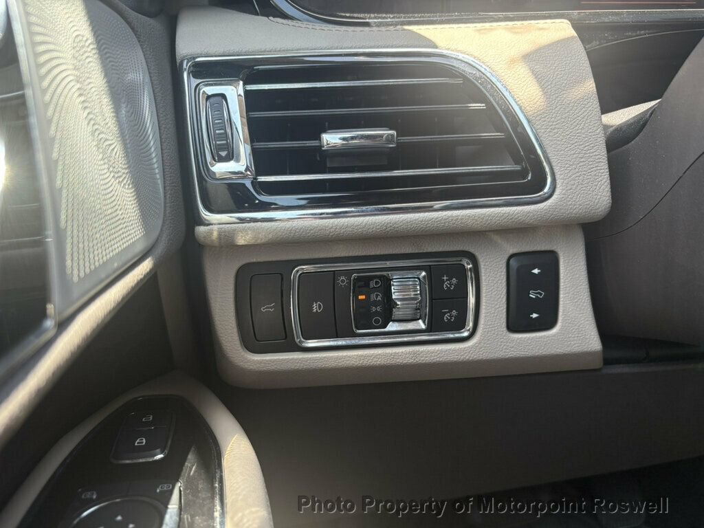 Used 2022 Lincoln Navigator Reserve AWD/4WD image 13
