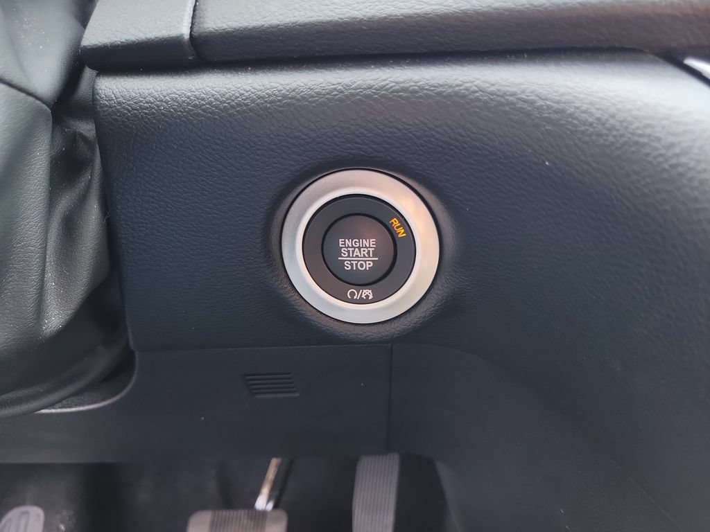 Used 2025 Chrysler Pacifica Select FWD image 39