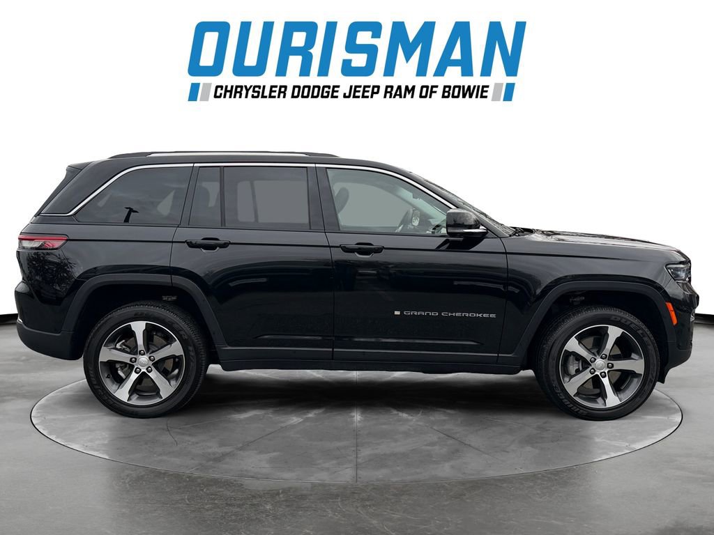 Used 2023 Jeep Grand Cherokee 4WD 4xe w/ Luxury Tech Group II image 7