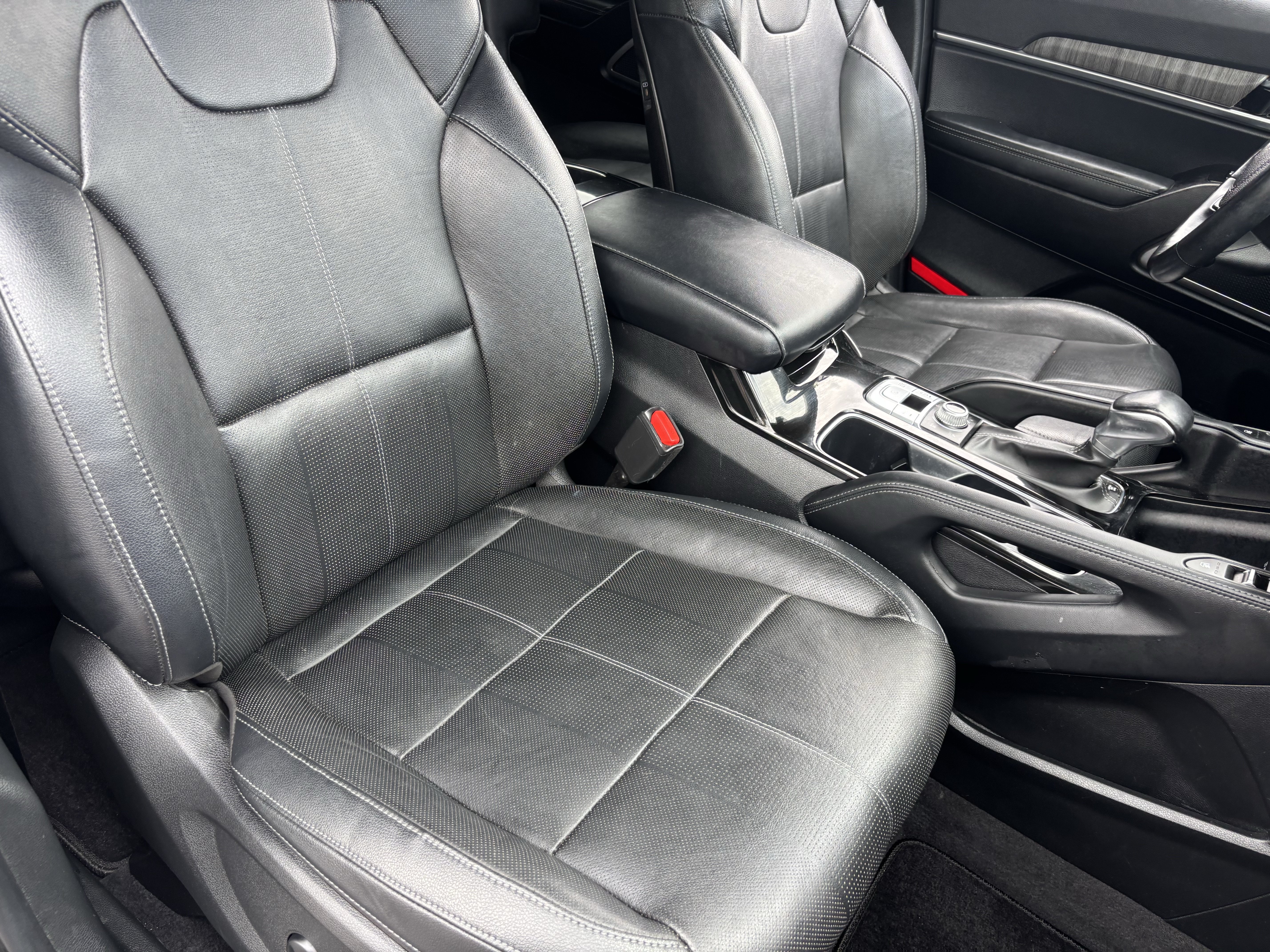 Used 2023 Kia Telluride EX w/ EX Captain's Chair Package AWD/4WD image 8