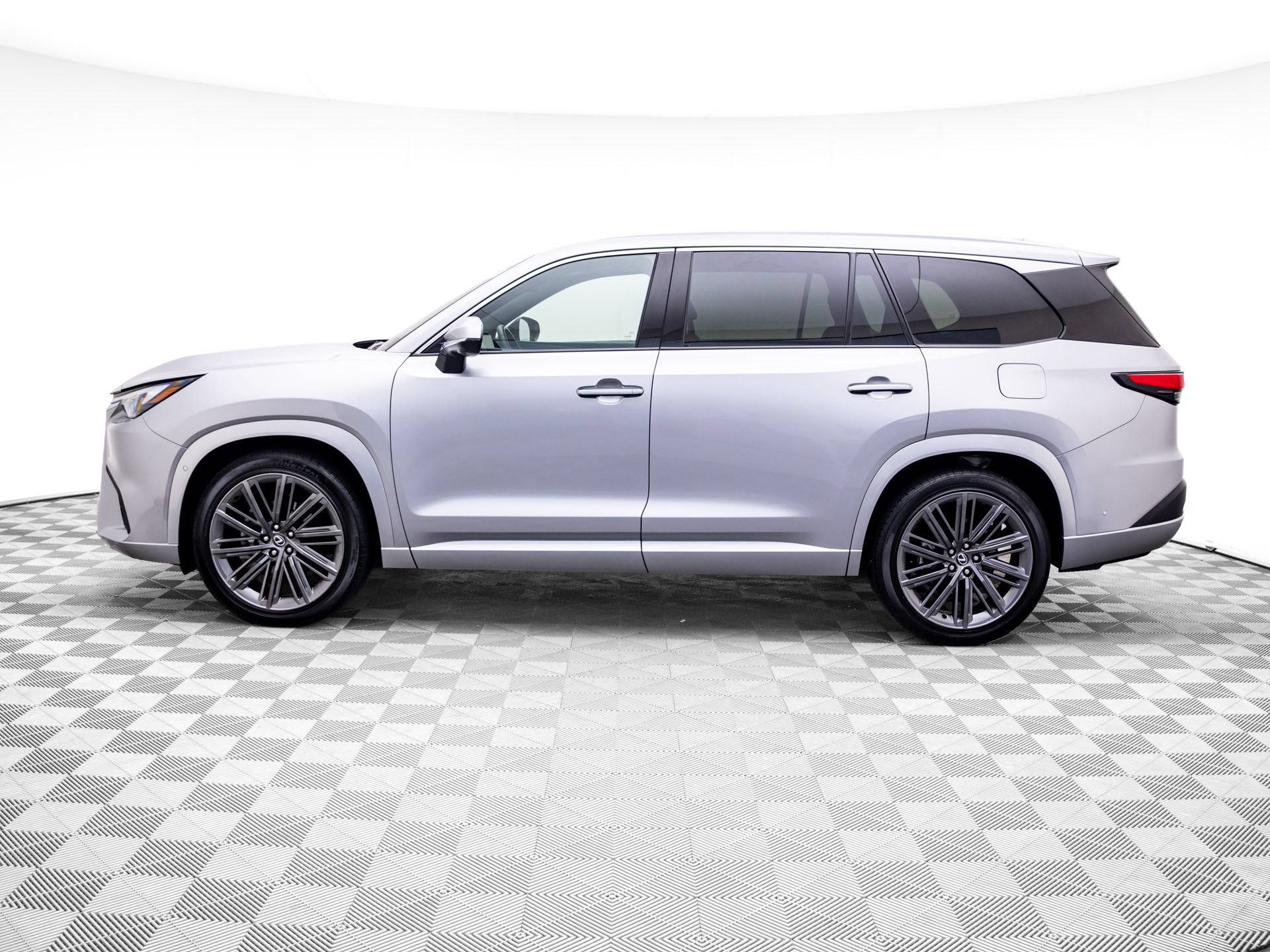 Used 2025 Lexus TX 350 AWD image 2
