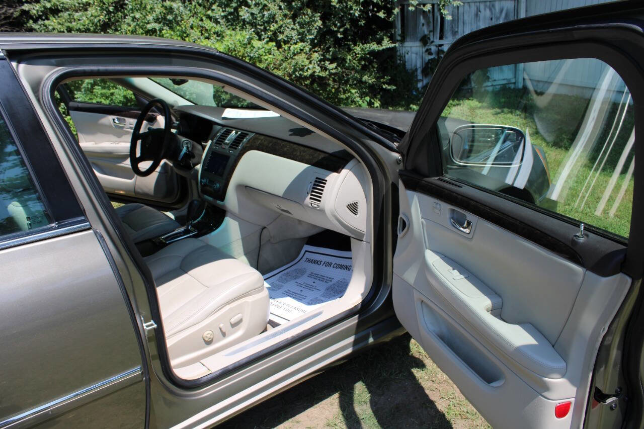 Used 2011 Cadillac DTS image 33