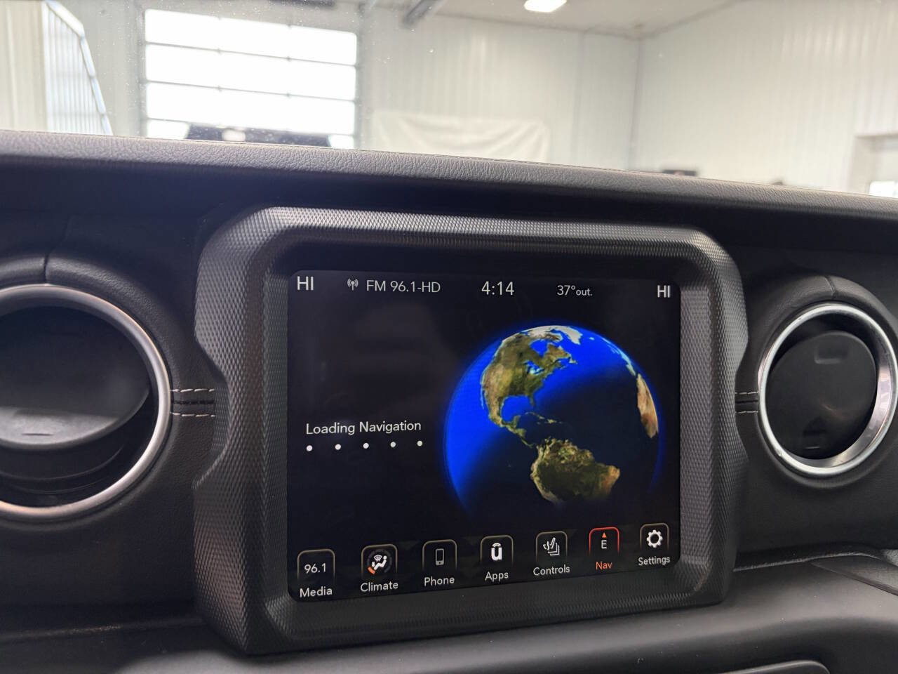 Used 2023 Jeep Wrangler Unlimited Sahara w/ Cold Weather Group image 10