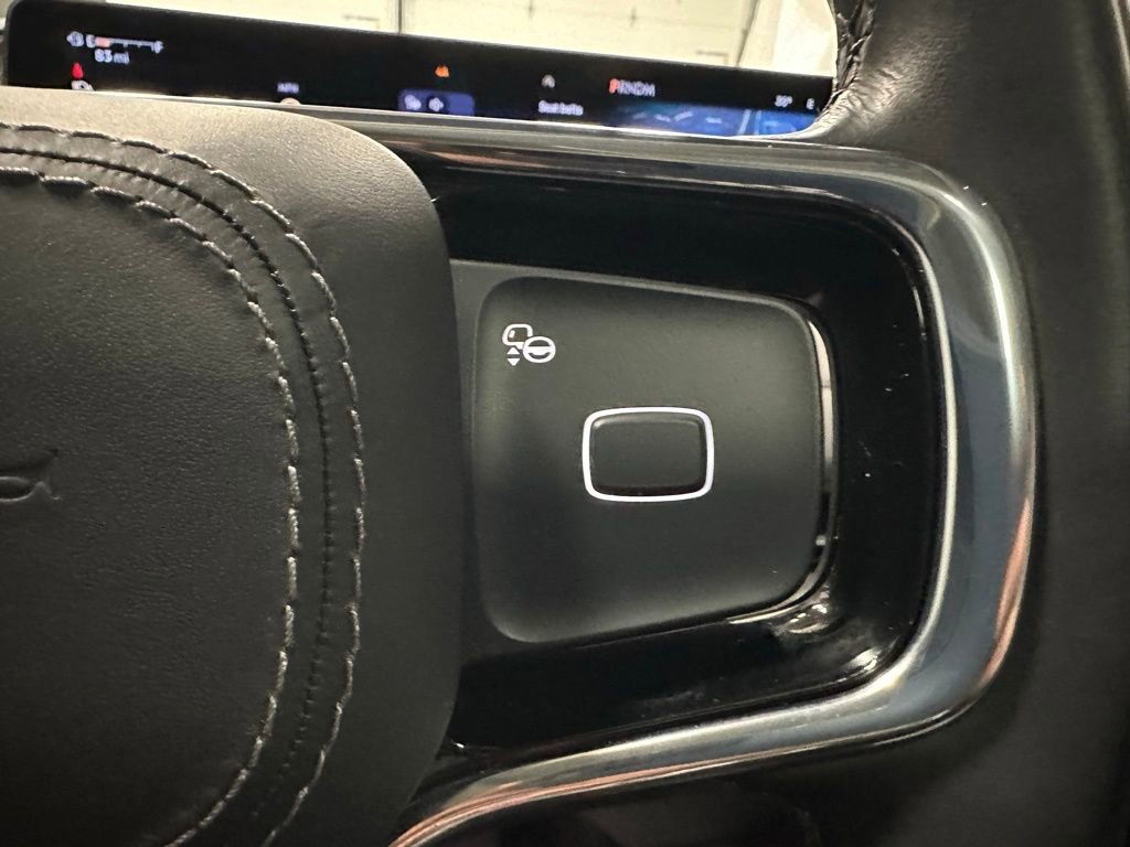 Used 2025 Lincoln Navigator Reserve image 21