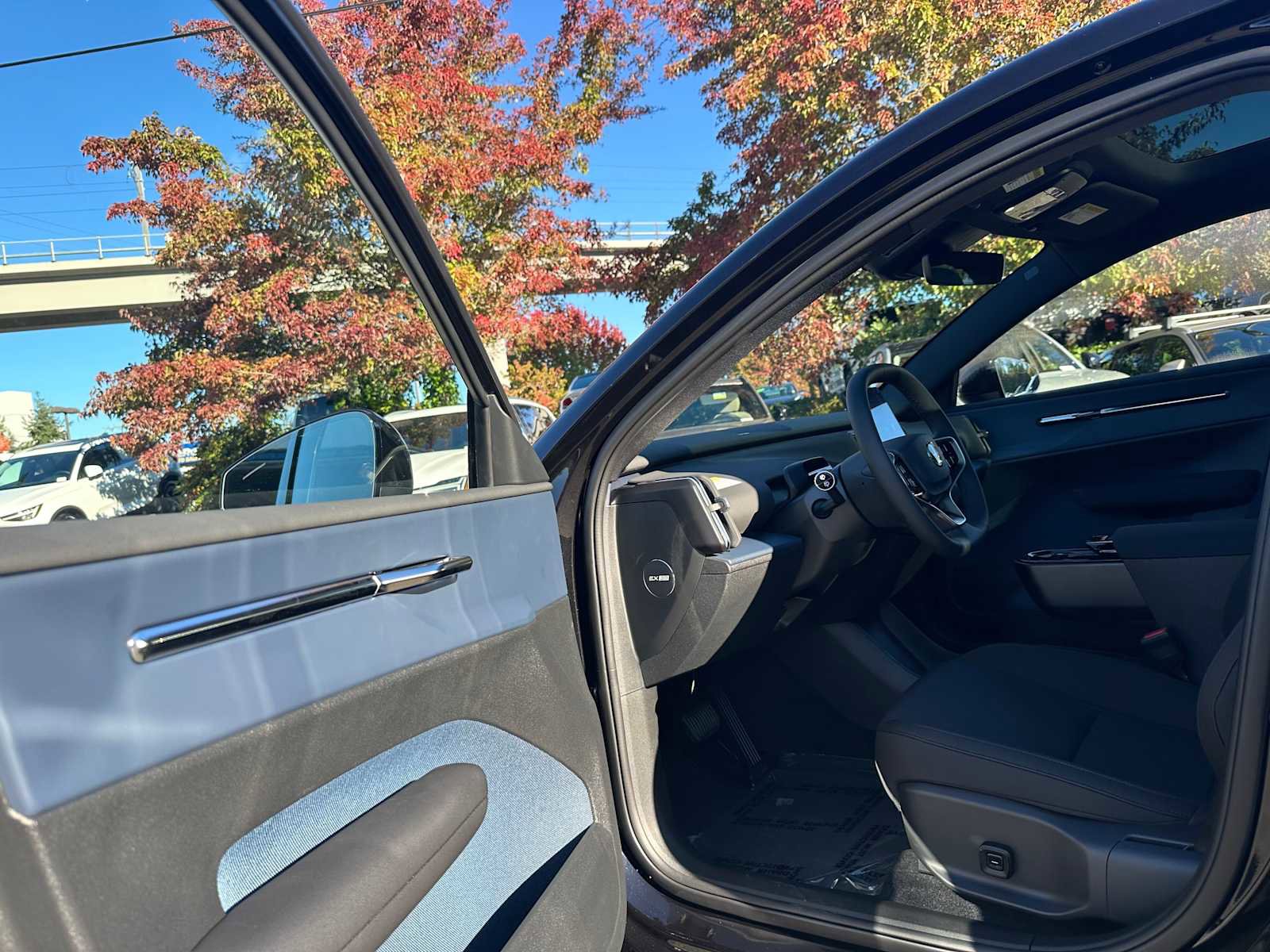 New 2025 Volvo EX30 Plus w/ Protection Package Premier image 20