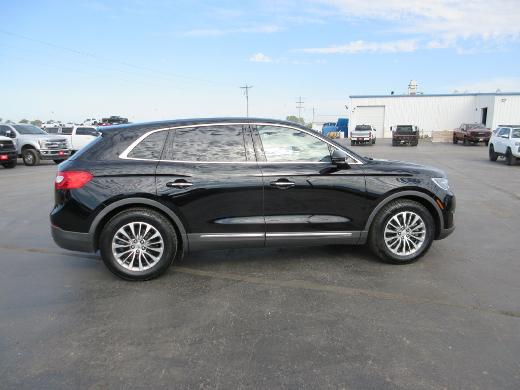 Used 2016 Lincoln MKX Select w/ Select Plus Package FWD image 5