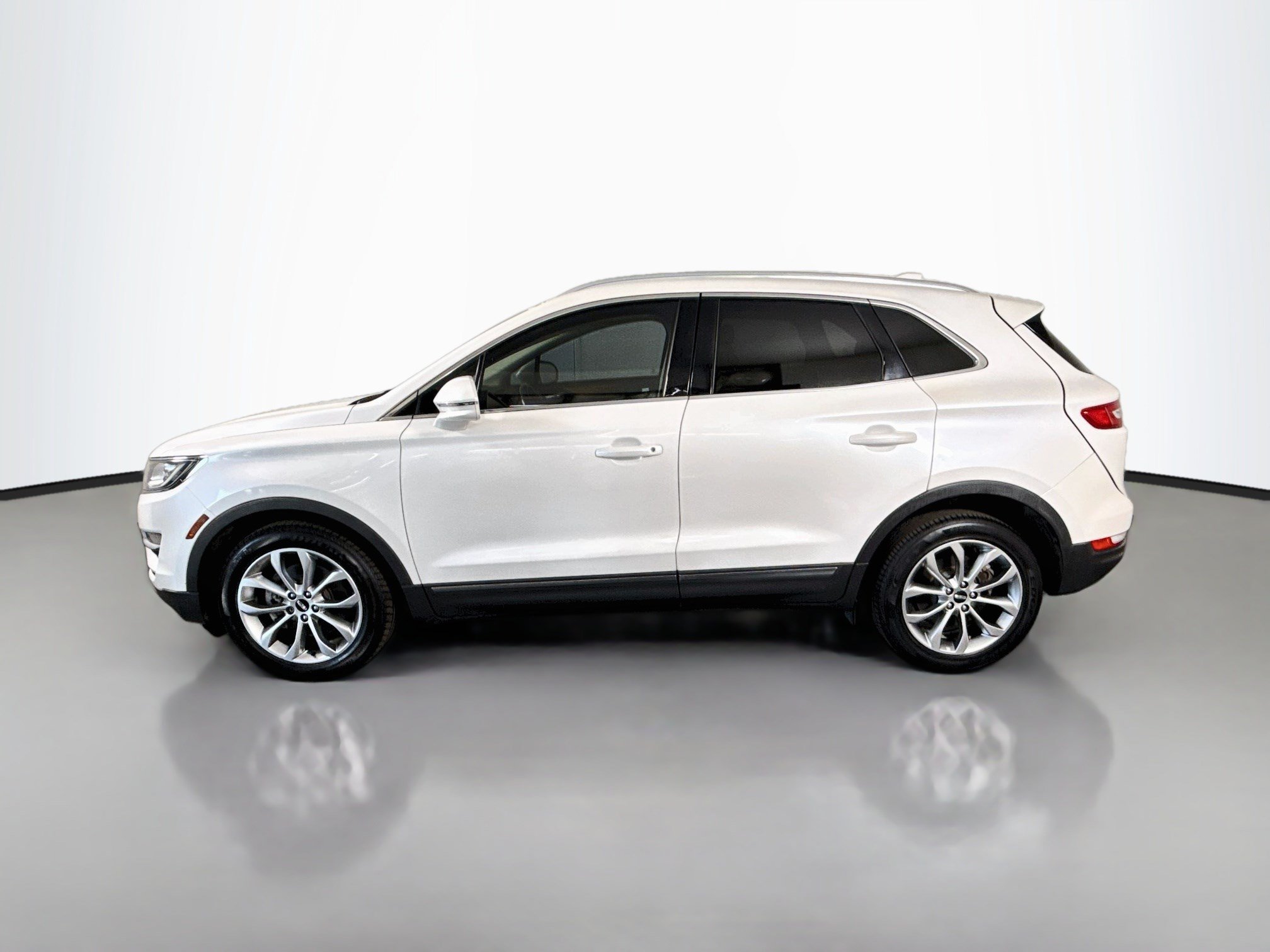 Used 2017 Lincoln MKC Select w/ Select Plus Package FWD image 6
