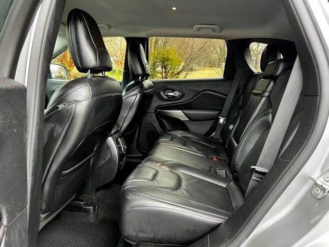 Used 2019 Jeep Cherokee Limited FWD image 15