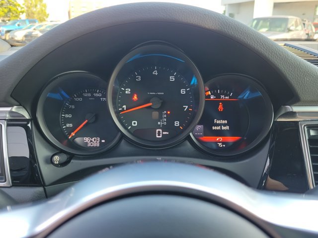 Certified 2017 Porsche Macan AWD/4WD image 33