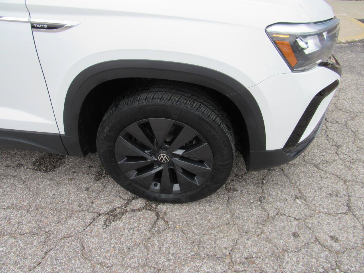 Used 2024 Volkswagen Taos S FWD image 37