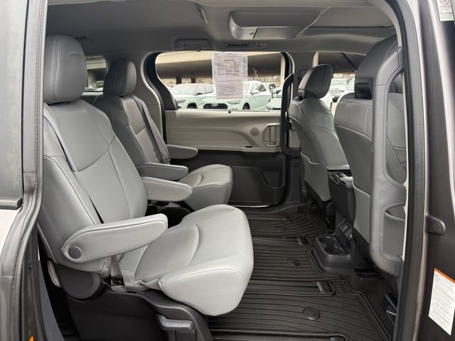 Certified 2024 Toyota Sienna XLE image 30